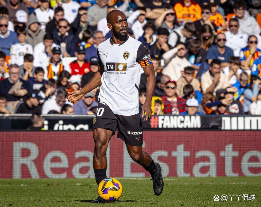 爱游戏-清晨突围战来临，瓦伦西亚围绕西甲完成体检，压力陡增，赛季目标并未改变的简单介绍