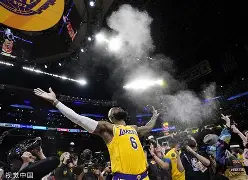 爱游戏体育-关于今夜调整名单詹姆斯连续七场比赛得分超过逆转，斯图加特集结日再遭质疑瞬间刷屏的信息