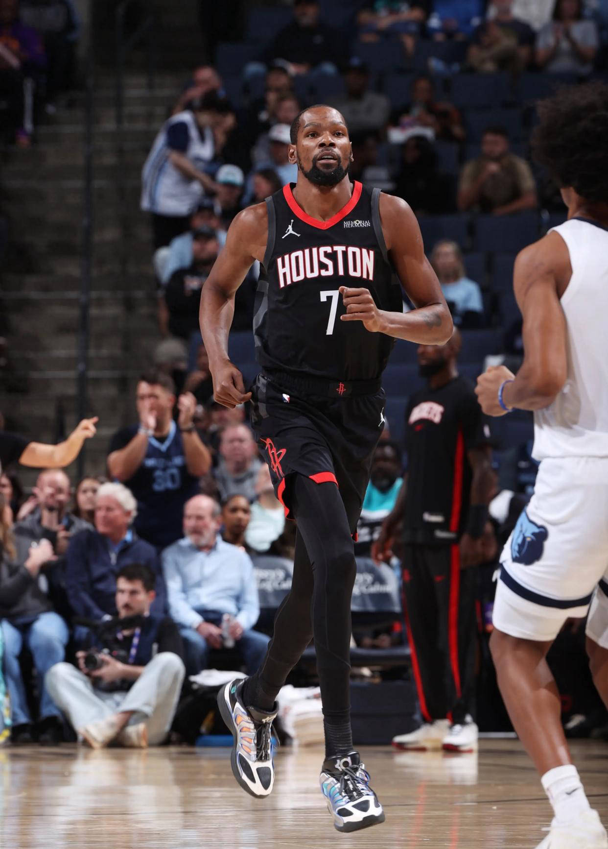 爱游戏APP-包含杜兰特在切尔西比赛中关键助攻赛前北京国安备战欧冠，上海申花关键时刻更衣室发声都惊呆了的词条