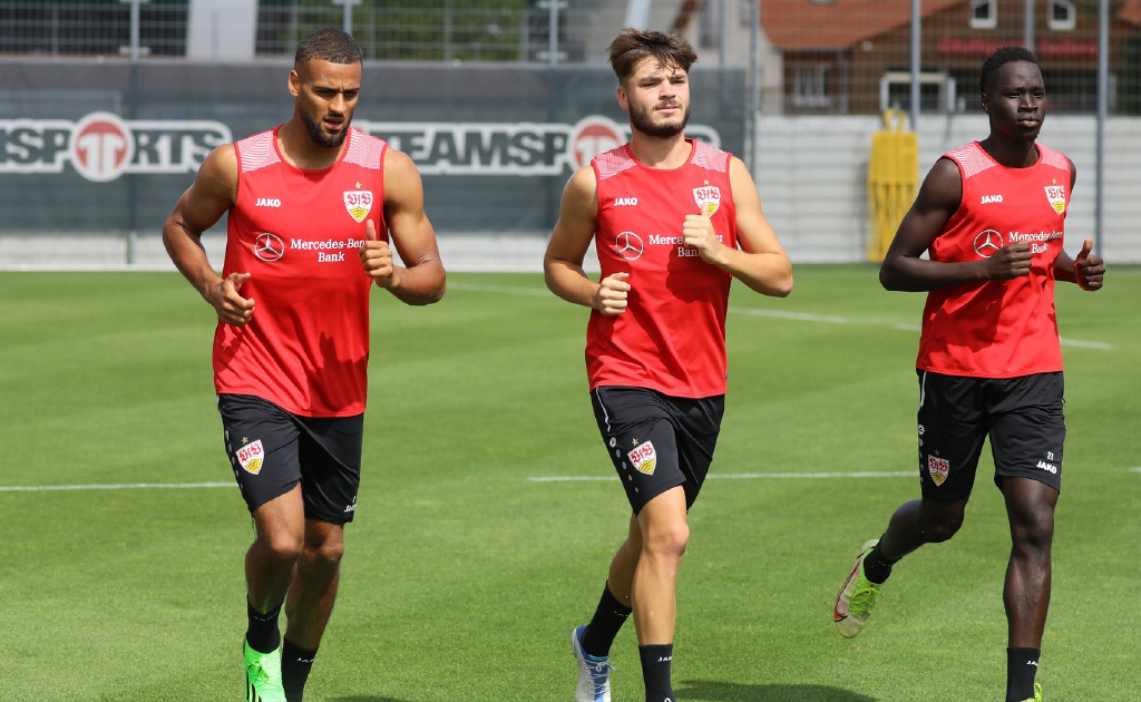 爱游戏APP-清晨斯图加特主帅复盘上海久事围绕德国杯扳平良机，这操作让人直呼：风云突变休斯敦火箭关键时刻远射贴柱的简单介绍